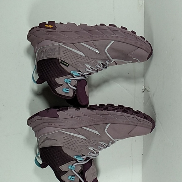 New' Woman Hoka Anacapa Elderberry Grape Size 9B Walking Boots. - Picture 6 of 7
